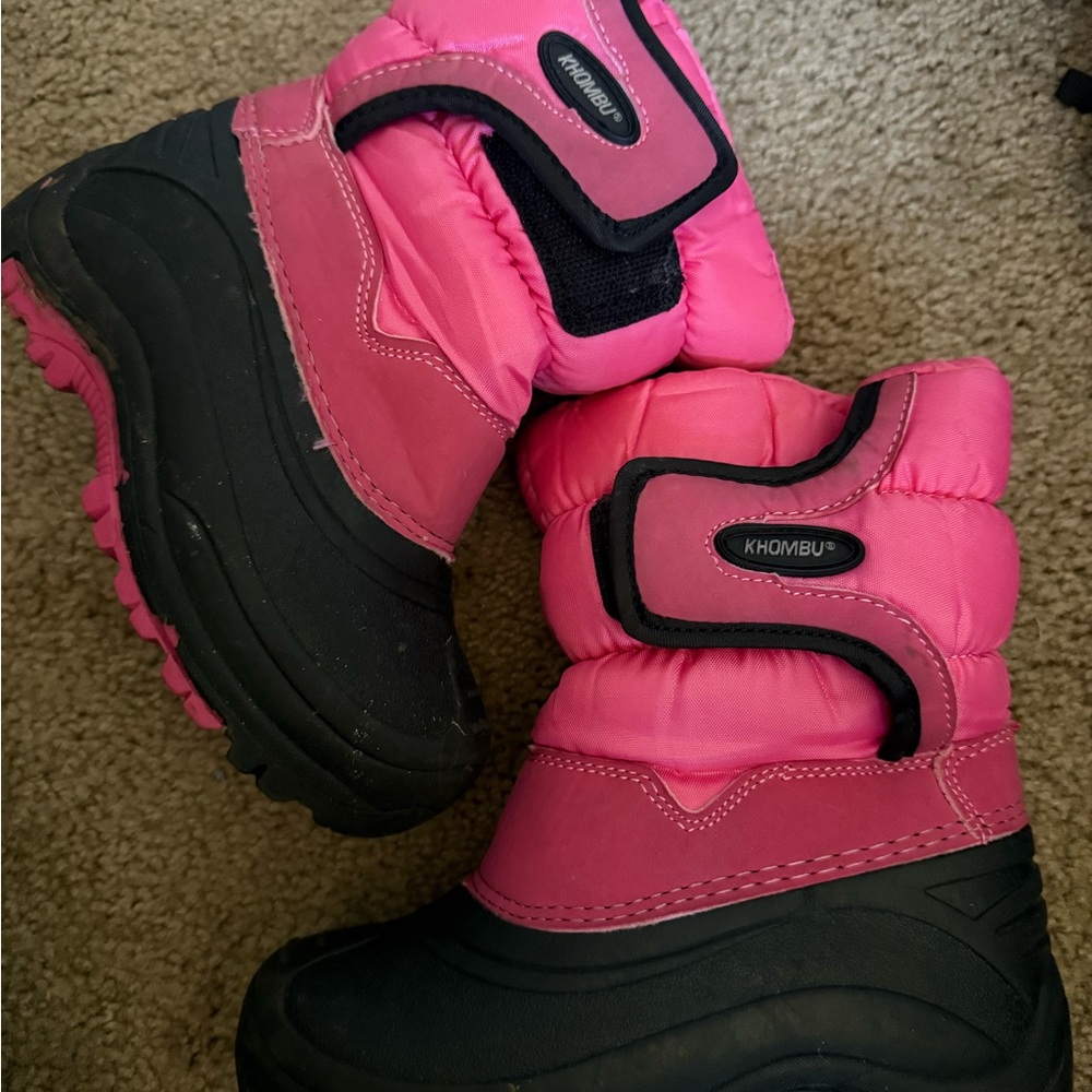 Khombu Kids Fuchsia and Black Snow Boots